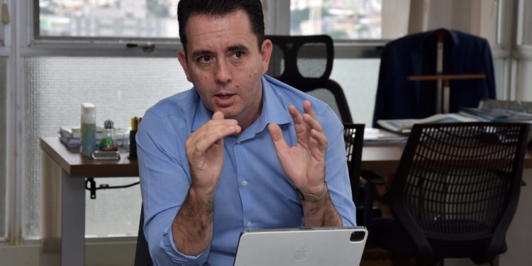 Paulo Serra citado como bom exemplo de política no jornal de São Paulo