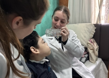 Serviço de Atenção Domiciliar de São Bernardo entrega garrafinhas que estimulam desenvolvimento de pacientes