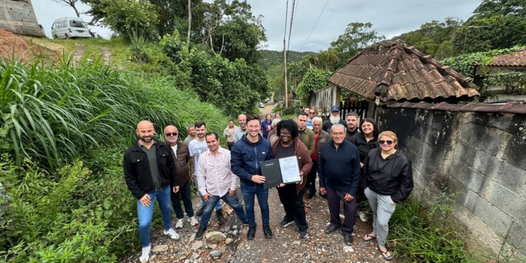 Akira Auriani leva mais melhorias ao Sítio Maria Joana e autoriza início das obras de pavimentação e drenagem no bairro