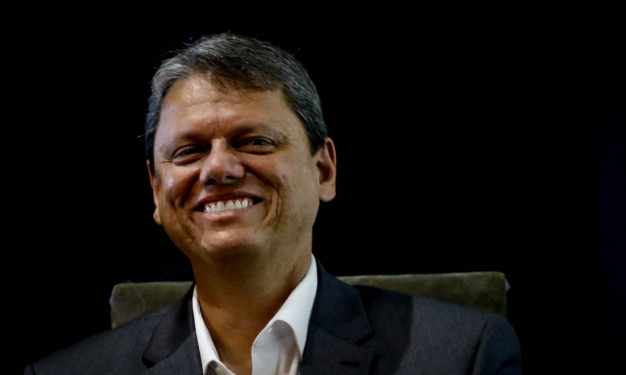 Tarcísio de Freitas é reeleito governador de São Paulo