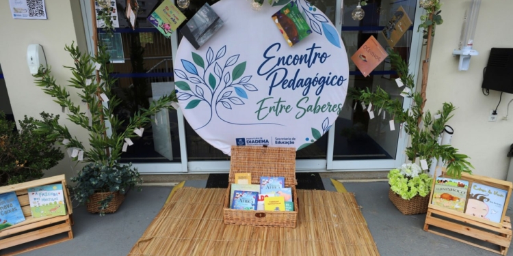 Diadema promove encontro pedagógico sobre leitura e escrita na Educação Infantil