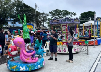 Parquinho infantil oferece diversão gratuita no Dia das Crianças na Vila do Doce, em RP