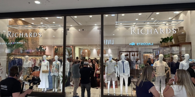 Santo André ganha loja da Richards no Grand Plaza Shopping