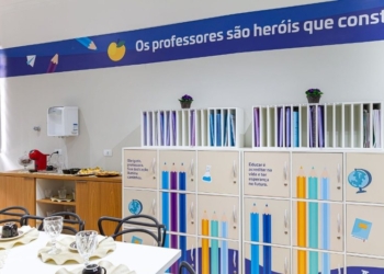 EM Dep. Freitas Nobre, em Diadema, inaugura nova sala dos professores e nova copa