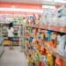 Com menos clientes nas lojas, limpeza pode pesar na decisão de voltar ao supermercado