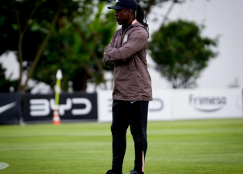 Corinthians inicia preparação para enfrentar o Mirassol; Memphis Depay volta a treinar no gramado
