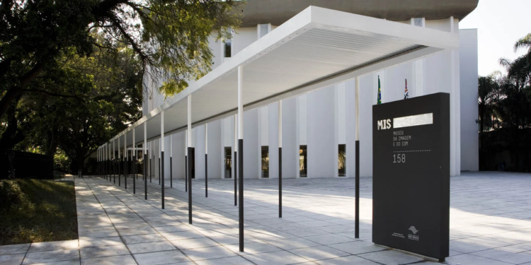Exposição sobre Marília Mendonça, Mostra de Artes Cênicas e espetáculo circense: veja destaques culturais em SP